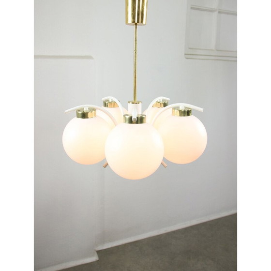 Image 1 of Vintage chandelier in brass and opaline glass, Italy
