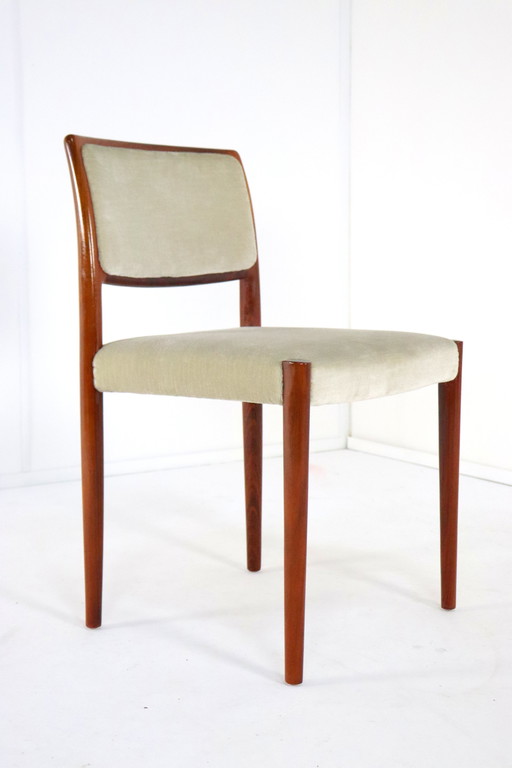 Set of 4 Niels O Möller Chairs Model 80 Vintage Rosewood
