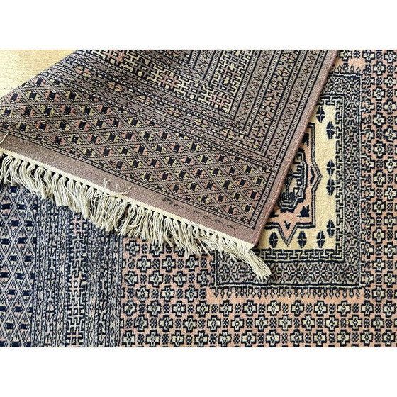 Image 1 of Vintage oriental rug in wool and silk, Pakistan 1970