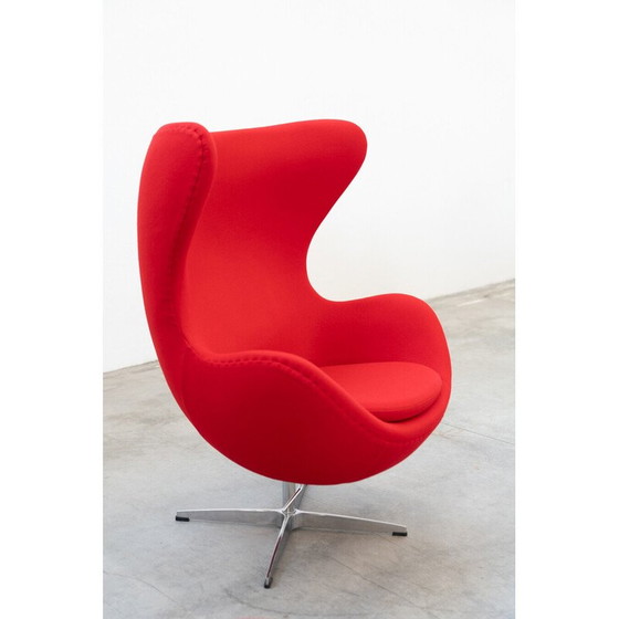 Image 1 of Vintage polyurethane armchair with ottoman by Arne Jacobsen for Fritz Hansen, Italy 1980