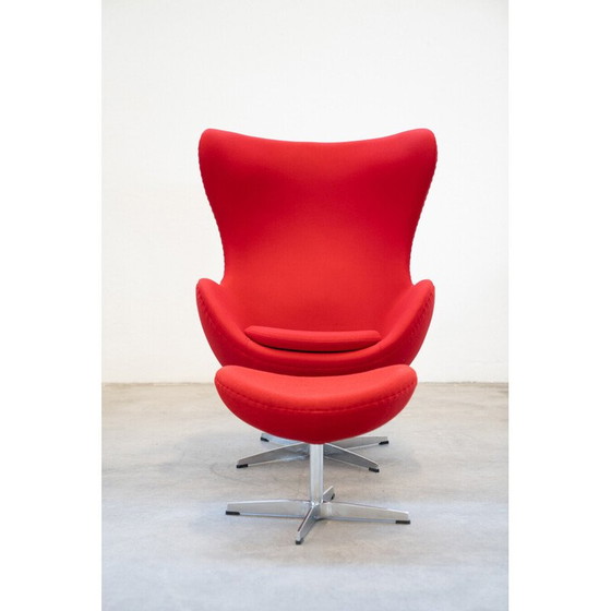 Image 1 of Vintage polyurethane armchair with ottoman by Arne Jacobsen for Fritz Hansen, Italy 1980