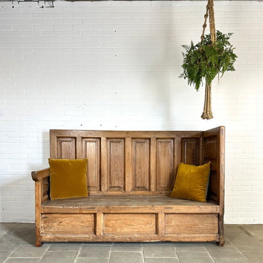 Antique Wooden Bench with Authentic Character and Timeless Elegance