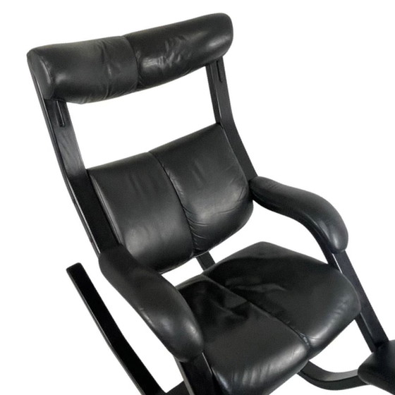 Image 1 of Peter Opsvik - Stokke - Gravity Balance (design form 1991) Ergonomically shaped Rocking chair - Black Leather and Black frame