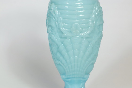 Image 1 of Vaso vintage in vetro opalino Vallérysthal Art Nouveau modello 4597 in blu celeste