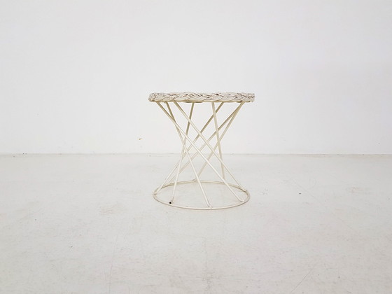 Image 1 of Tabouret vintage en métal et rotin