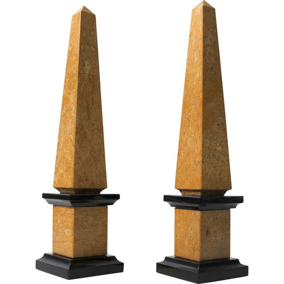 Image 1 of Coppia di obelischi d'epoca in marmo Giallo Reale