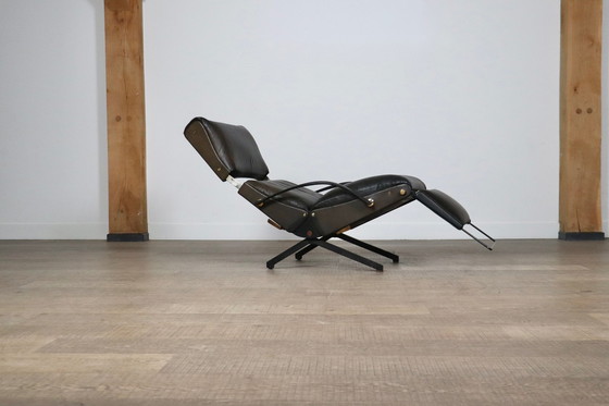 Image 1 of Chaise longue P40 d'Osvaldo Borsani pour Tecno en cuir d'origine, Italie, années 1960