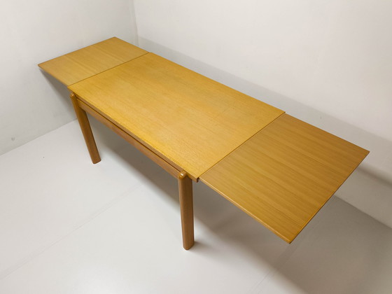 Image 1 of Table de salle à manger extensible en chêne