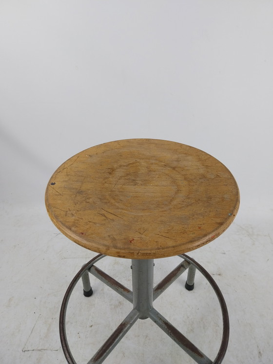 Image 1 of 1 x tabouret d'atelier industriel.  Hauteur réglable.  Dans le style de Friso Kramer