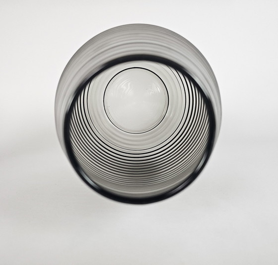 Image 1 of Glass factory Leerdam - A.D. Copier - Ribbed vase - Drop shape - Smoke glass - 1953