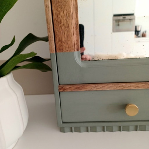 Hanging Cabinet, Oak. 1930-1950. Loving Upcycling.