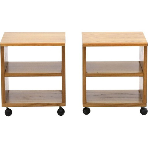 Par de mesitas de noche vintage de madera con ruedas, Italia 1970