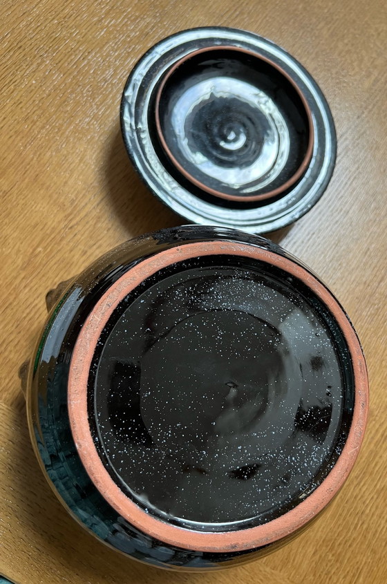 Image 1 of Large pot/soup tureen in black ceramic