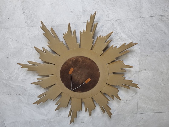 Image 1 of Specchio vintage grande dorato con motivo a raggi di sole