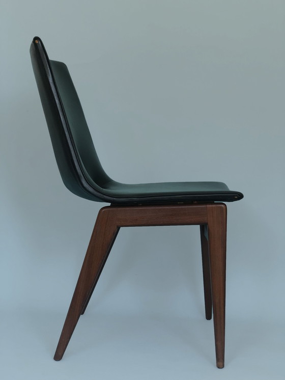 Image 1 of 2 chaises de salle à manger en teck, cuir Skai, G.J. van Os