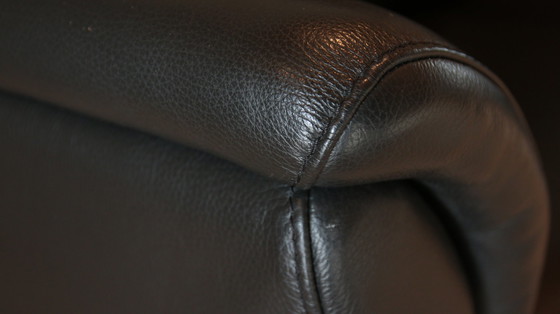 Image 1 of Prominent 2-seater leather