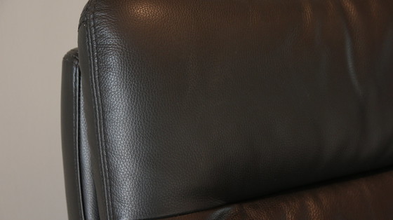 Image 1 of Prominent 2-seater leather