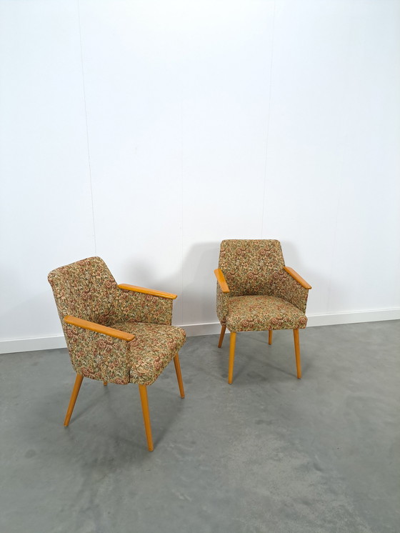 Image 1 of Set of floral armchairs with wooden armrests