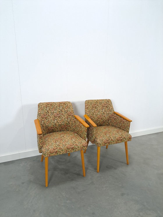 Image 1 of Set of floral armchairs with wooden armrests