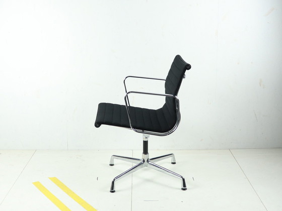 Image 1 of 4x Vitra Eames EA 108 conference chair