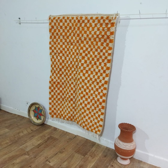 Image 1 of Moroccan Tile Carpet In White And Orange - Marokkanischer Schachbrettteppich In Weiß Und Orange