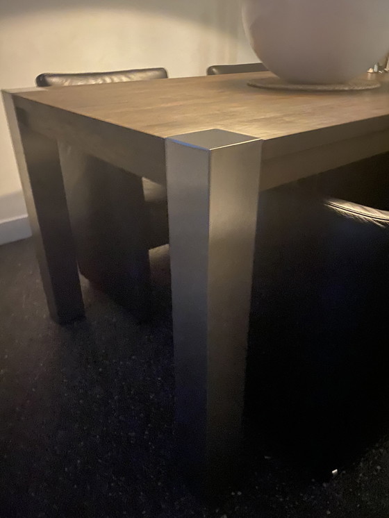 Image 1 of Tavolo da pranzo Cross Mc Glan, piano in rovere con gambe in acciaio inossidabile