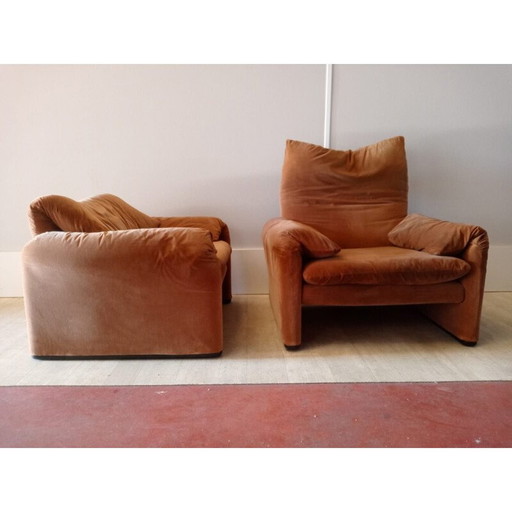 Pair of vintage armchairs model Maralunga by Magistretti, Italy 1970