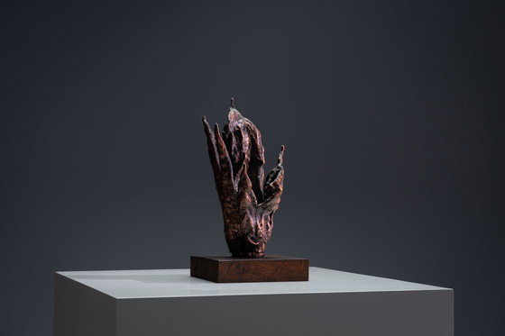 Image 1 of Bronze Splash Scuplture