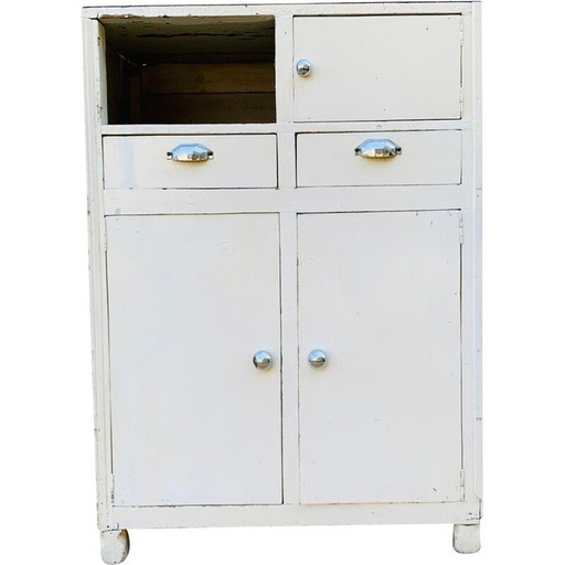Vintage white sideboard with 3 doors