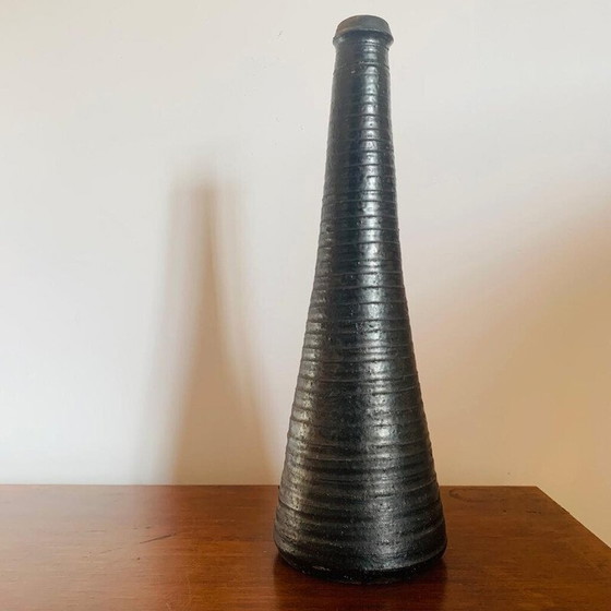 Image 1 of Vintage conical vase in black glazed earth with ringed pattern