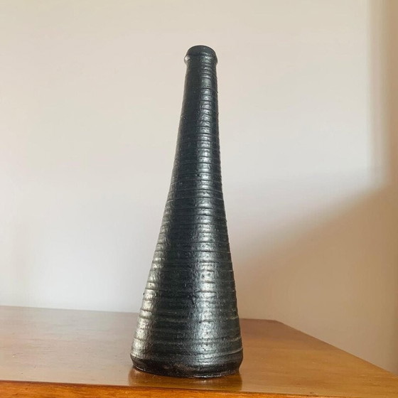 Image 1 of Vintage conical vase in black glazed earth with ringed pattern