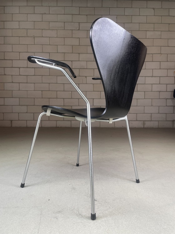 Image 1 of 4X Fritz Hansen Butterfly Chair