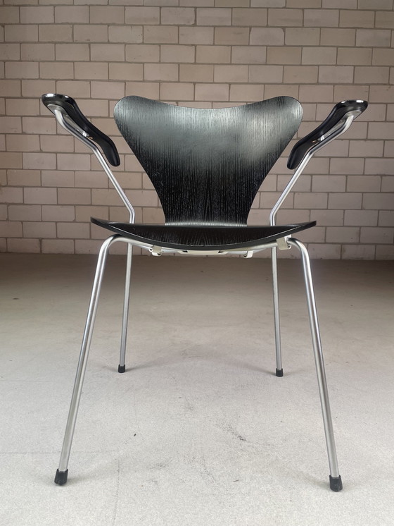 Image 1 of 4X Fritz Hansen Butterfly Chair