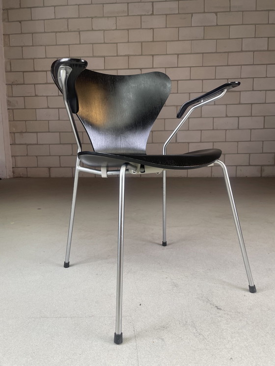 Image 1 of 4X Fritz Hansen Butterfly Chair