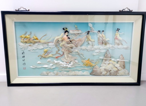 Richly Filled Chinese Shell Shade Box Geisha Figures