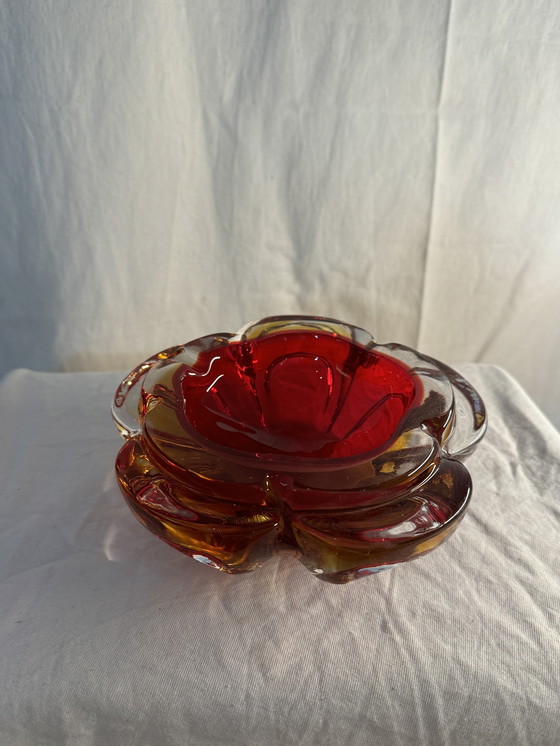 Image 1 of Ciotola/posacenere a forma di fiore vintage