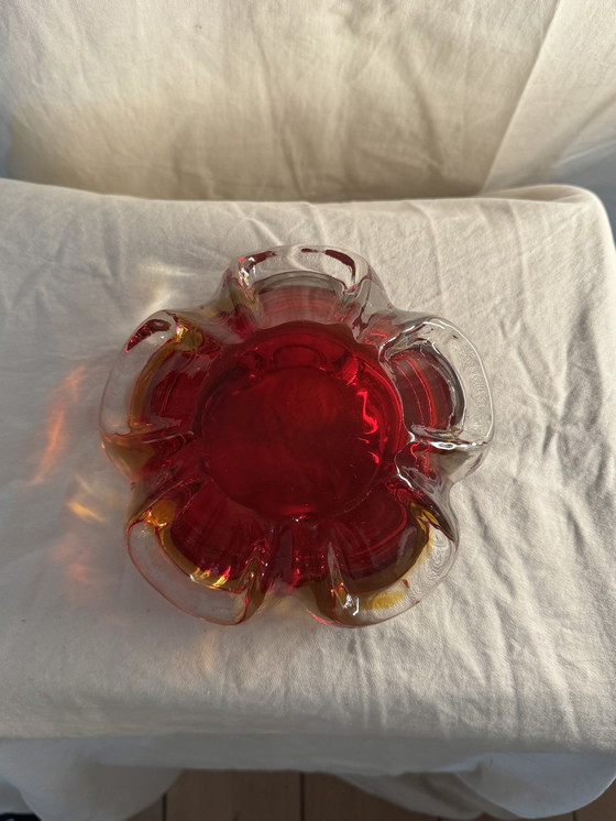 Image 1 of Ciotola/posacenere a forma di fiore vintage