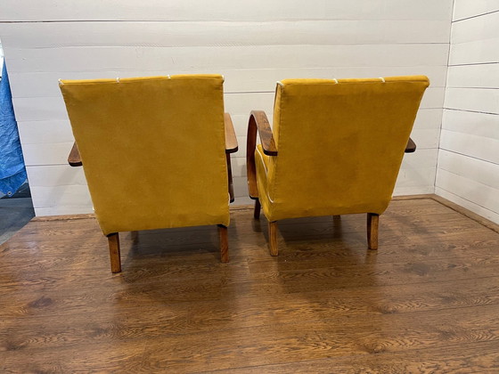 Image 1 of Set of 2 H-237 lounge chairs by J. Halabala - refurbished - yellow