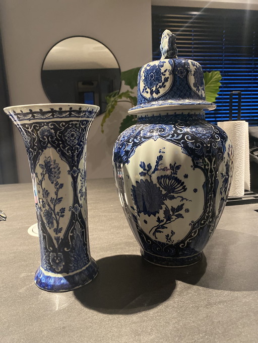 2x By Boch Delft blue vases