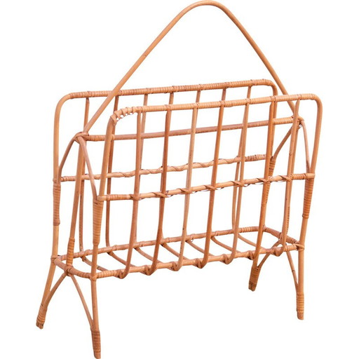 Revistero vintage de mimbre, Checoslovaquia, 1960