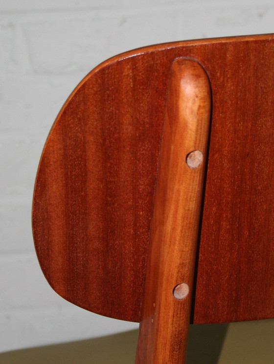 Image 1 of Sedia vintage restaurata con poggiapiedi abbinato