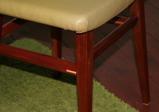 Image 1 of Sedia vintage restaurata con poggiapiedi abbinato