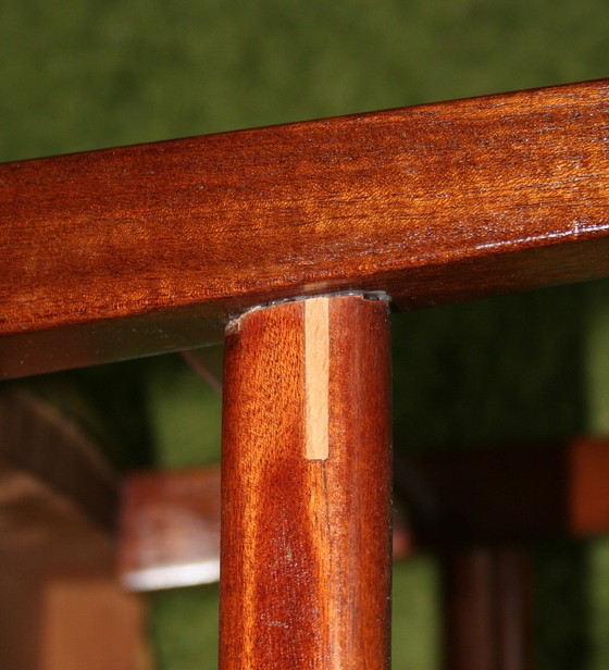 Image 1 of Sedia vintage restaurata con poggiapiedi abbinato