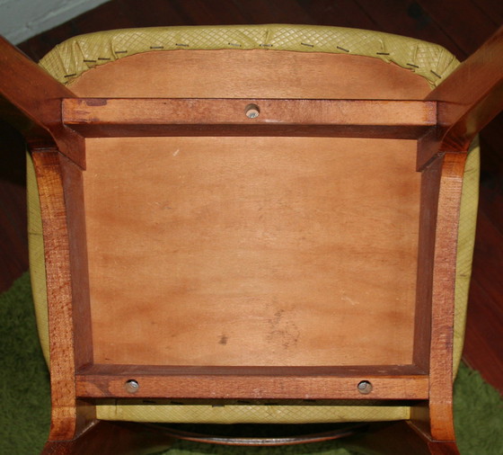 Image 1 of Sedia vintage restaurata con poggiapiedi abbinato