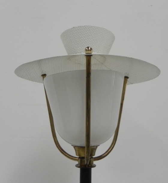 Image 1 of Lampada da terra vintage con paralume in vetro e paralume in acciaio perforato