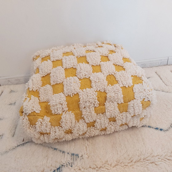 Image 1 of Berber cushion