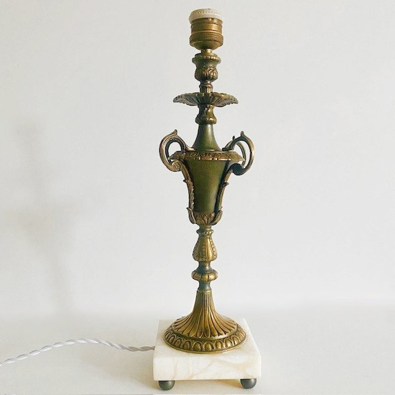 Baroque table lamp brass marble vintage 80.04 Whoppah