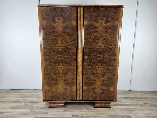 Austrian Art Decò Two-Door Wardrobe In Walnut Burl 20Th Century