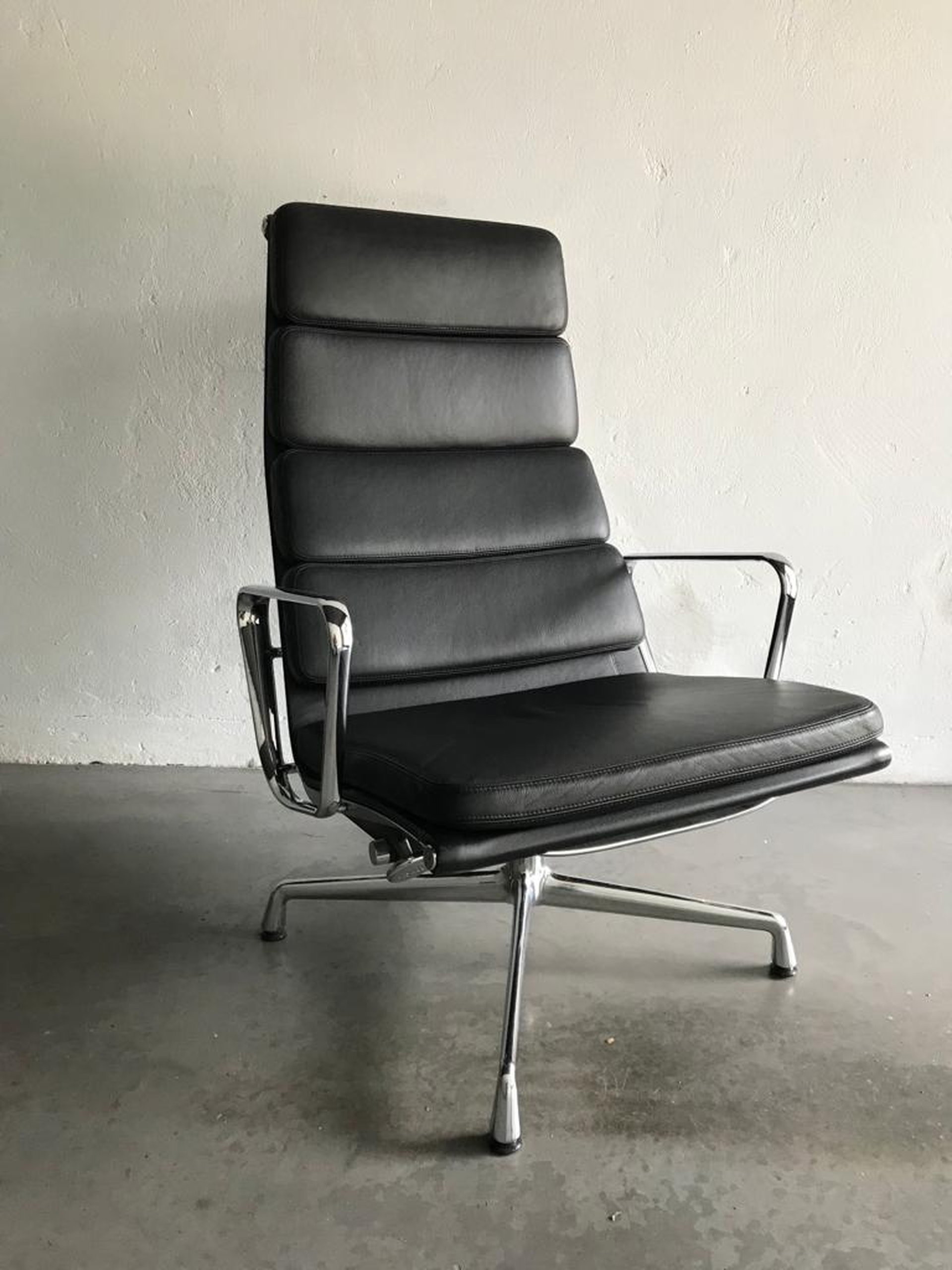 Eames EA 222 soft pad chair 2 900 Whoppah