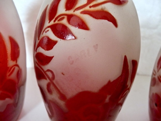 Image 1 of Art Deco Toilet Kit - Carly - Enameled Glass With Red Floral Decor - 14-Piece.